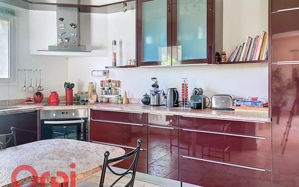Maison à vendre    5 pièces •  Le Castellet