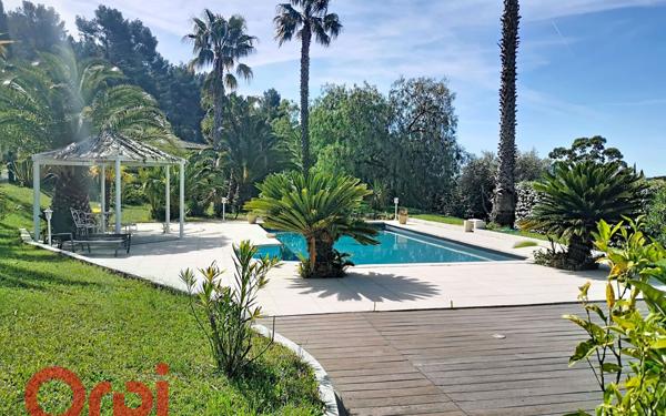 Maison à vendre    5 pièces •  Le Castellet