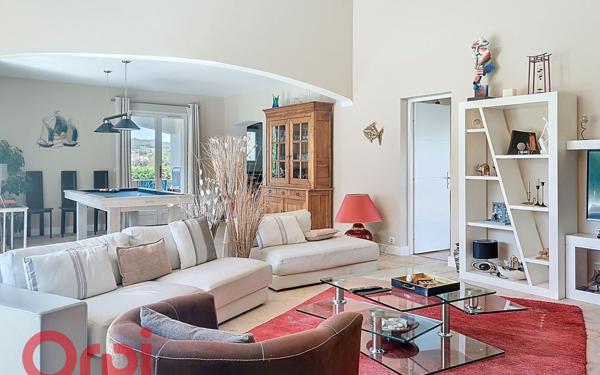 Maison à vendre    5 pièces •  Le Castellet