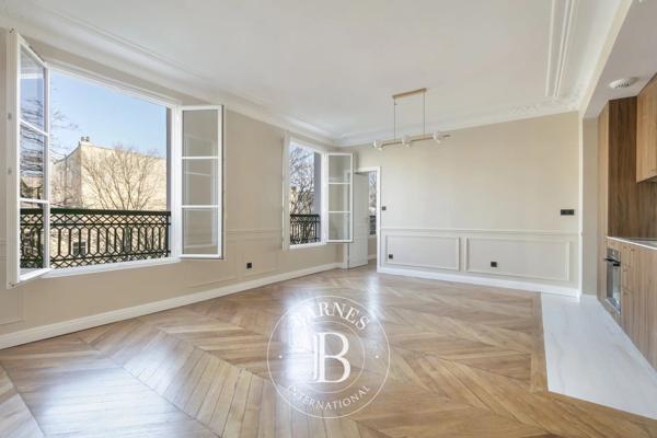 Paris 8ème, Appartement 2 Chambres -  68 m² à vendre