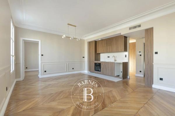 Paris 8ème, Appartement 2 Chambres -  68 m² à vendre