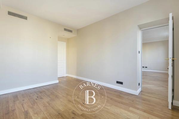 Paris 8ème, Appartement 2 Chambres -  68 m² à vendre