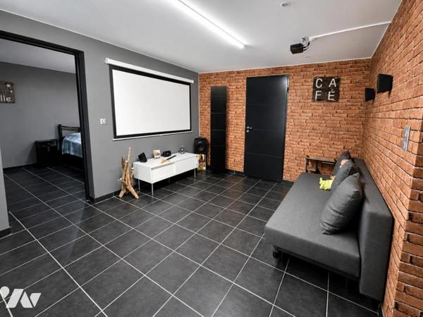Maison de ville et appartement T3 - 2 places de stationnement 