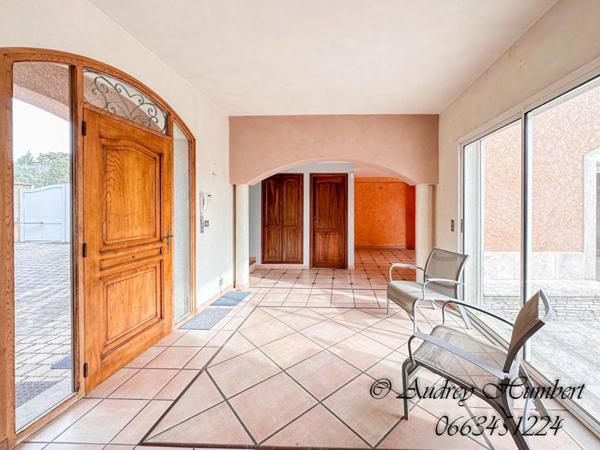 EXCLUSIVITE,  à MANOSQUE, Belle OPPORTUNITE : Villa de 248 m² sur 1600 m²