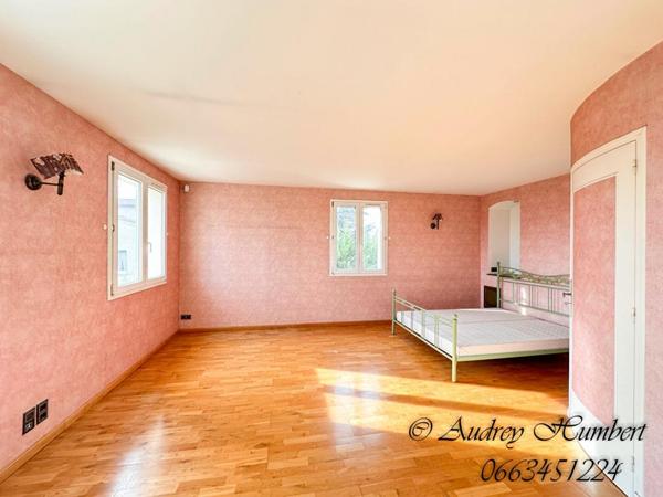 EXCLUSIVITE,  à MANOSQUE, Belle OPPORTUNITE : Villa de 248 m² sur 1600 m²