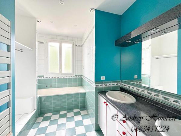 EXCLUSIVITE,  à MANOSQUE, Belle OPPORTUNITE : Villa de 248 m² sur 1600 m²