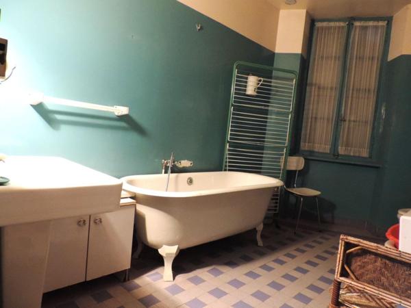 Maison de pierre à rénover en plein coeur de Saint-Girons.