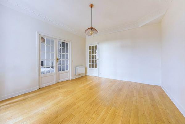 Montrouge (92120) Coup de coeur, sans vis-à-vis, proche des commerces