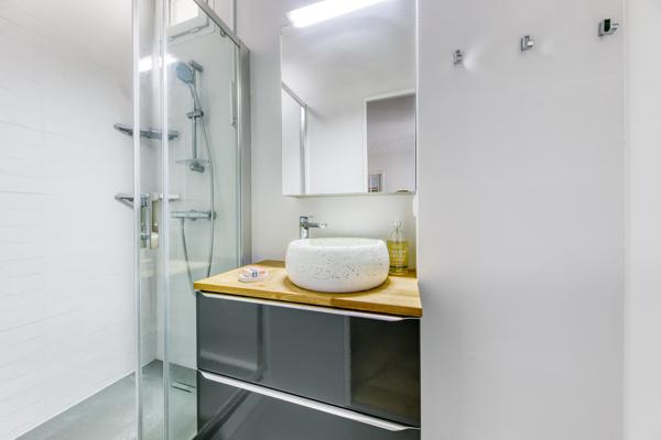 Montrouge (92120) Coup de coeur, sans vis-à-vis, proche des commerces