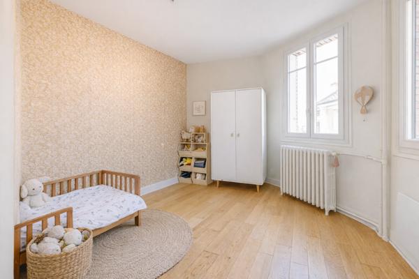 Montrouge (92120) Coup de coeur, sans vis-à-vis, proche des commerces