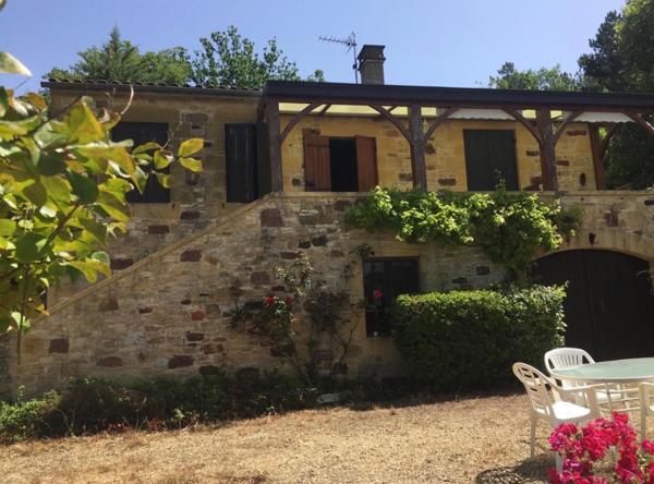 Maison avec piscine à environ 25 km de Sarlat