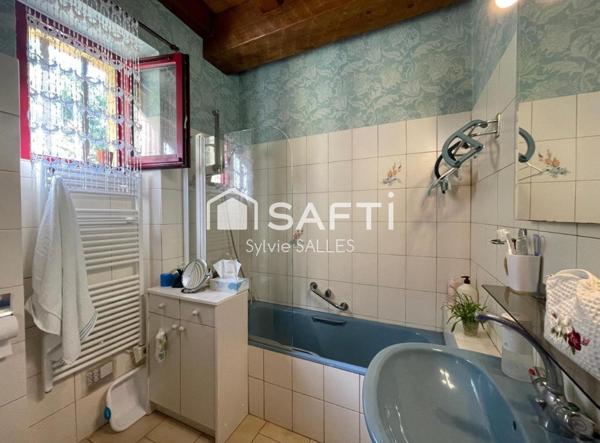 Maison avec piscine à environ 25 km de Sarlat