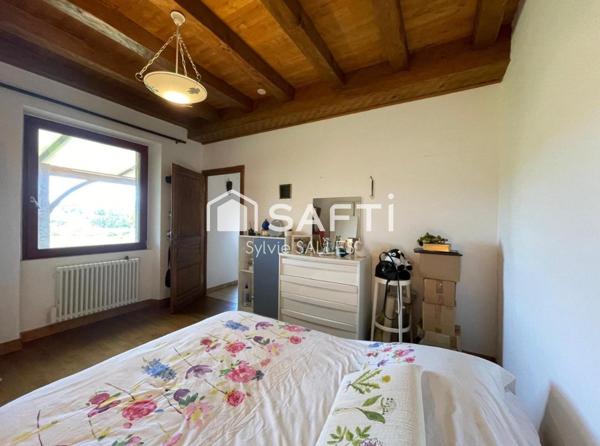 Maison avec piscine à environ 25 km de Sarlat