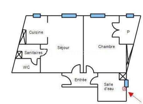 À 5 MINUTES À PIED DE LA PLAGE – F2 LUMINEUX AVEC POTENTIEL LOCATIF

Au cœur de l’hyper-centre, à proximité immédiate du Puits Salé et du Front de mer, je vous invite à découvrir cet agréable appartement F2 de 
35,51 m² loi Carrez, situé au 3ᵉ étage d’une petite copropriété de seulement 9 lots, calme et bien fréquentée.

Un emplacement particulièrement recherché pour profiter pleinement de la vie en bord de mer : la plage est accessible en moins de 5 minutes à pied !

Dès l'entrée, vous serez séduit par la belle luminosité de l'appartement, largement favorisée par ses nombreuses ouvertures et sa vue dégagée sur un agréable espace végétalisé ainsi que sur l’église Saint-Jacques.

L’appartement, vendu libre de tout occupant, se compose de :
•	une entrée ;
•	une kitchenette ouverte sur une pièce de vie d’environ 15 m² ;
•	une chambre spacieuse avec dressing attenant ;
•	une salle d’eau ;
•	un WC indépendant ;
•	un espace complémentaire pouvant faire office de cellier et offrant une possibilité d’aménagement.
Aucun mur porteur dans l’appartement : un véritable atout pour imaginer et optimiser l’espace selon vos envies.
Le logement est en très bon état général, avec sols et peintures refaits en 2024.

UNE OPPORTUNITÉ INTÉRESSANTE POUR UN INVESTISSEUR
Son emplacement en hyper-centre, sa proximité immédiate de la mer et sa configuration en F2 en font également un bien particulièrement intéressant pour un projet locatif.
Le secteur bénéficie notamment d’une demande potentielle liée au chantier EPR2 de Penly, avec une perspective de location en bail mobilité jusqu’en 2040 au minimum, selon l’évolution du projet et de la demande locative.

Un appartement qui peut donc répondre à deux projets très différents : profiter de la mer en résidence secondaire ou rechercher un investissement locatif dans un secteur à fort potentiel.

LES INFORMATIONS À RETENIR
• Surface Loi Carrez : 35,51 m²
• 3ᵉ étage
• Petite copropriété de 9 lots
• Appartement vendu libre
• Double vitrage PVC
• Chauffage individuel électrique
• Charges de copropriété : 170 €/trimestre, eau froide comprise
• Taxe foncière : 1 170 €/an
• DPE : E projeté au 01/01/2027, sous réserve de l’application des mesures d’assouplissement mentionnées
• Sols et peintures refaits en 2024

Mer, centre-ville, calme, luminosité et potentiel locatif : un cocktail particulièrement intéressant pour un pied-à-terre en bord de mer comme pour un investissement.

📞 Contactez-moi au 06 89 96 20 74 pour obtenir davantage d’informations et organiser votre visite.