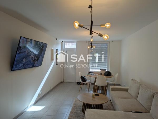 MAISON 2 CHAMBRES ENTIERREMENT RENOVEE AVEC COUR