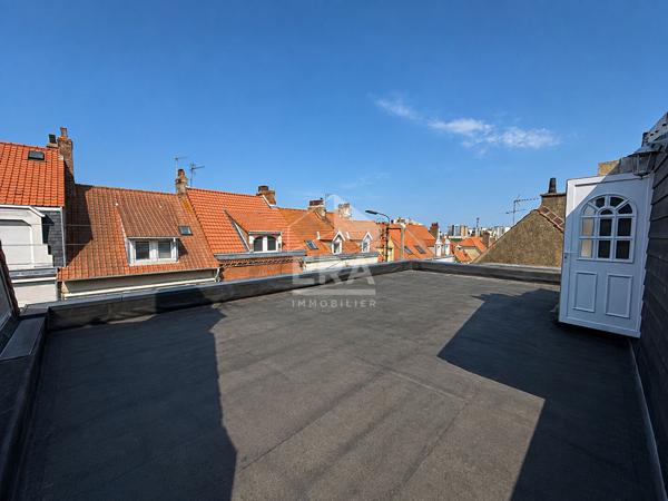 Maison entièrement rénovée beaux volumes, double garage et fort potentiel