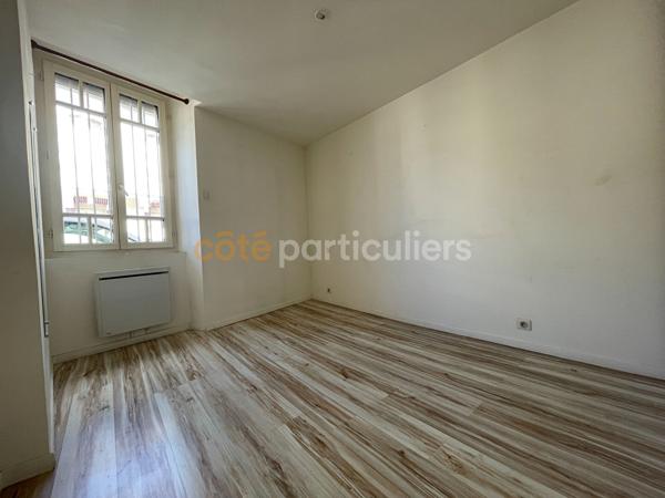 Vente
                Appartement72 m² - 3 Pièces -
                    Tarbes (65000)
