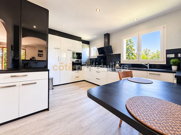 Vente
                Maison155 m² - 6 Pièces -
                    LAVAUR (81500)