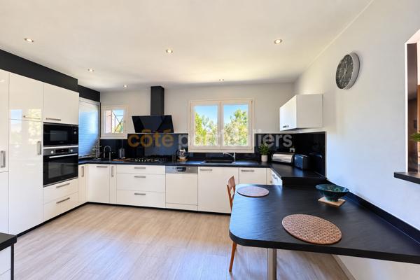Vente
                Maison155 m² - 6 Pièces -
                    LAVAUR (81500)
