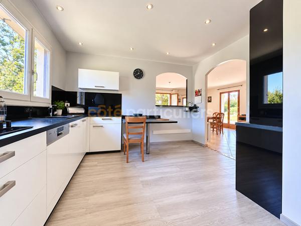 Vente
                Maison155 m² - 6 Pièces -
                    LAVAUR (81500)