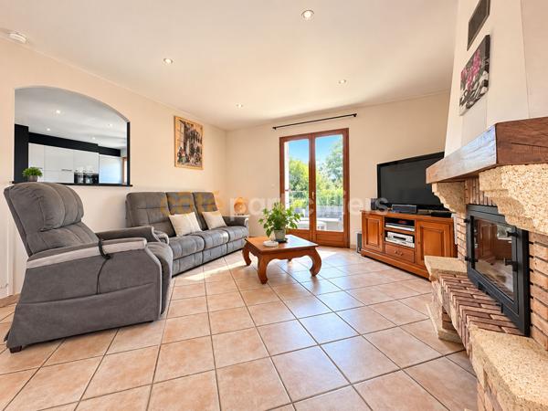 Vente
                Maison155 m² - 6 Pièces -
                    LAVAUR (81500)