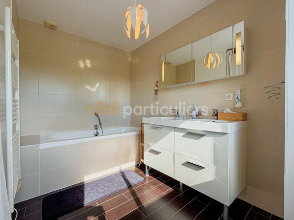 Vente
                Maison153,5 m² - 5 Pièces -
                    CONDE SUR VIRE (50890)