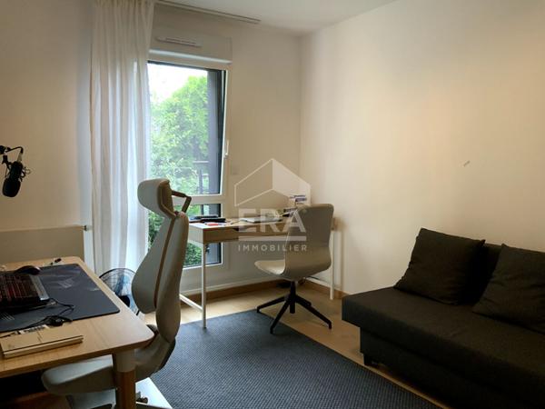 Maison d'architecte DPE A avec jardin et stationnement privatif