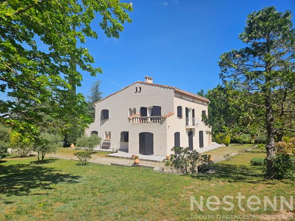 Élégante propriété familiale avec vue panoramique sur la Sainte-Victoire ? Un art de vivre au coeur de la Provence