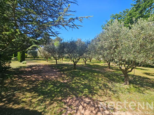 Élégante propriété familiale avec vue panoramique sur la Sainte-Victoire ? Un art de vivre au coeur de la Provence
