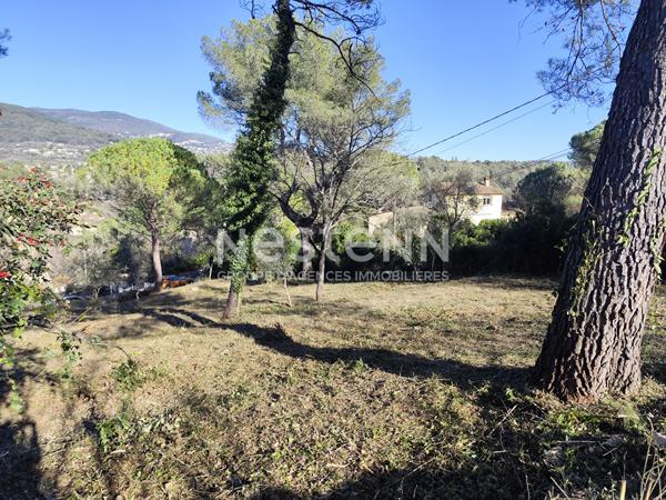 À vendre : Terrain de 1323 m² dans un secteur calme à Peymeinade - Candéou