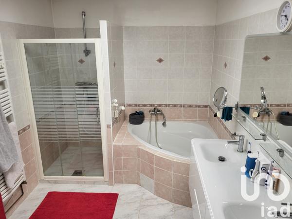 Maison à vendre 7 pièces 195 m² Luynes