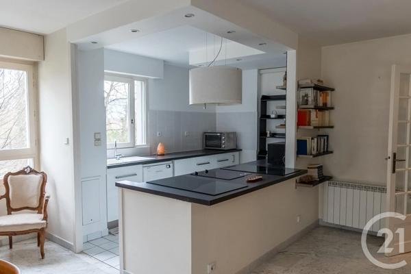 Appartement T3 à vendre  3 pièces - 105 m 2   MEYLAN  - 38