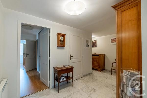 Appartement T3 à vendre  3 pièces - 105 m 2   MEYLAN  - 38