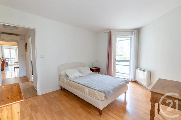 Appartement T3 à vendre  3 pièces - 105 m 2   MEYLAN  - 38