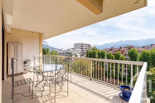 Appartement T3 à vendre  3 pièces - 105 m 2   MEYLAN  - 38