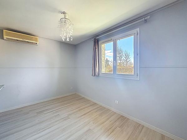 Belle Maison à Saint Maurice de Gourdans, 6 pièces , 135m² avec piscine, garage, terrain 1000m².