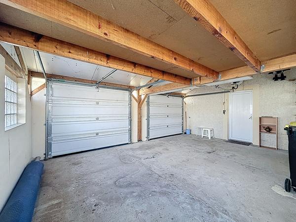 Belle Maison à Saint Maurice de Gourdans, 6 pièces , 135m² avec piscine, garage, terrain 1000m².