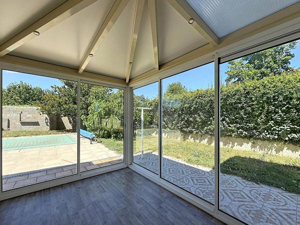 Belle Maison à Saint Maurice de Gourdans, 6 pièces , 135m² avec piscine, garage, terrain 1000m².