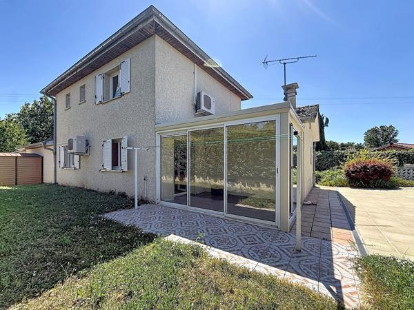 Belle Maison à Saint Maurice de Gourdans, 6 pièces , 135m² avec piscine, garage, terrain 1000m².