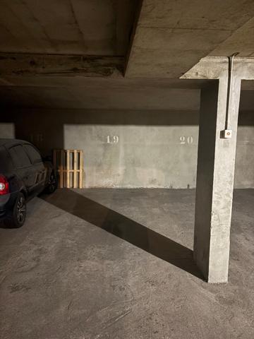 Place de stationnement en sous sol - MONPLAISIR