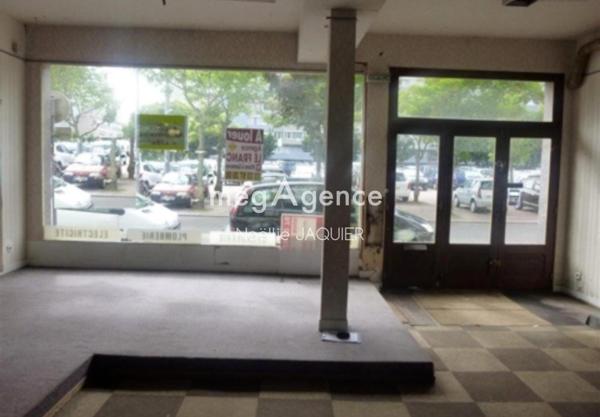 Local Commercial à CHERBOURG-EN-COTENTIN, 50100 - 6 pièces 456m²