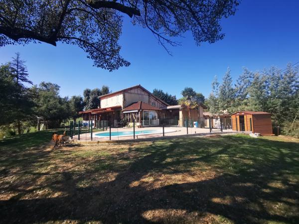 Propriété de 2 maisons avec piscine sur 11ha Armous et Cau (Gers)