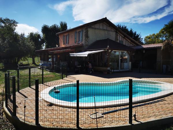 Propriété de 2 maisons avec piscine sur 11ha Armous et Cau (Gers)
