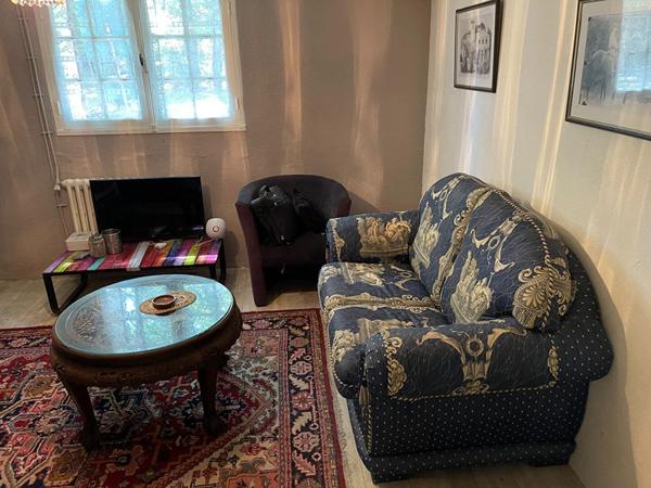 Maison sur deux niveaux avec jardin clôturé, à proximité de Villeréal