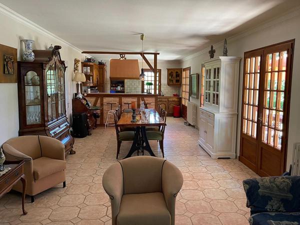 Maison sur deux niveaux avec jardin clôturé, à proximité de Villeréal