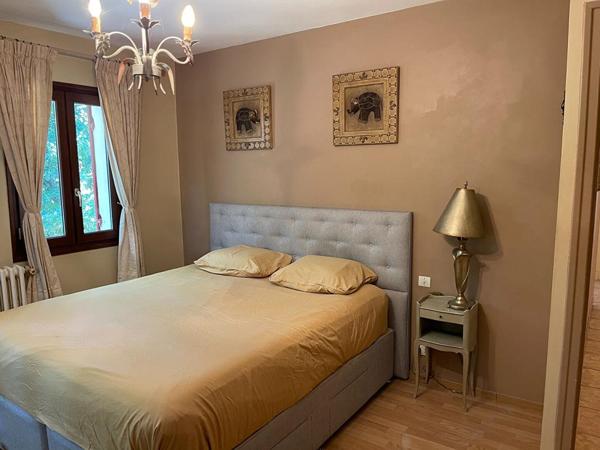 Maison sur deux niveaux avec jardin clôturé, à proximité de Villeréal