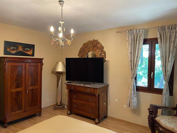 Maison sur deux niveaux avec jardin clôturé, à proximité de Villeréal