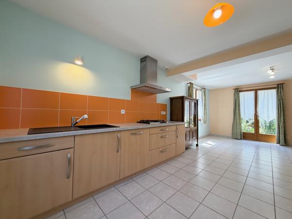 245.000 € - Belle maison individuelle récente (2011) avec garage et terrain - au coeur de St Laurent du Pont (