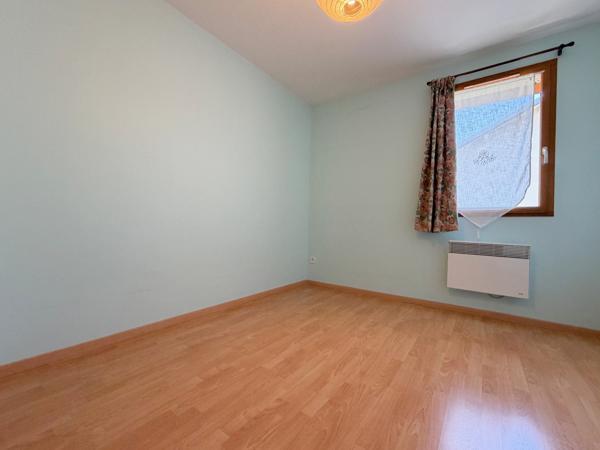 245.000 € - Belle maison individuelle récente (2011) avec garage et terrain - au coeur de St Laurent du Pont (