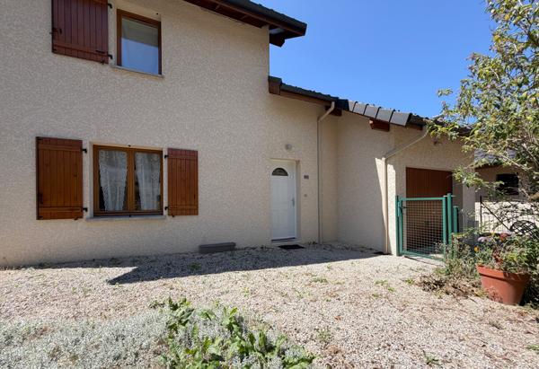 245.000 € - Belle maison individuelle récente (2011) avec garage et terrain - au coeur de St Laurent du Pont (